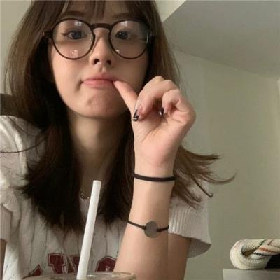 阿罗有枝彩色笔